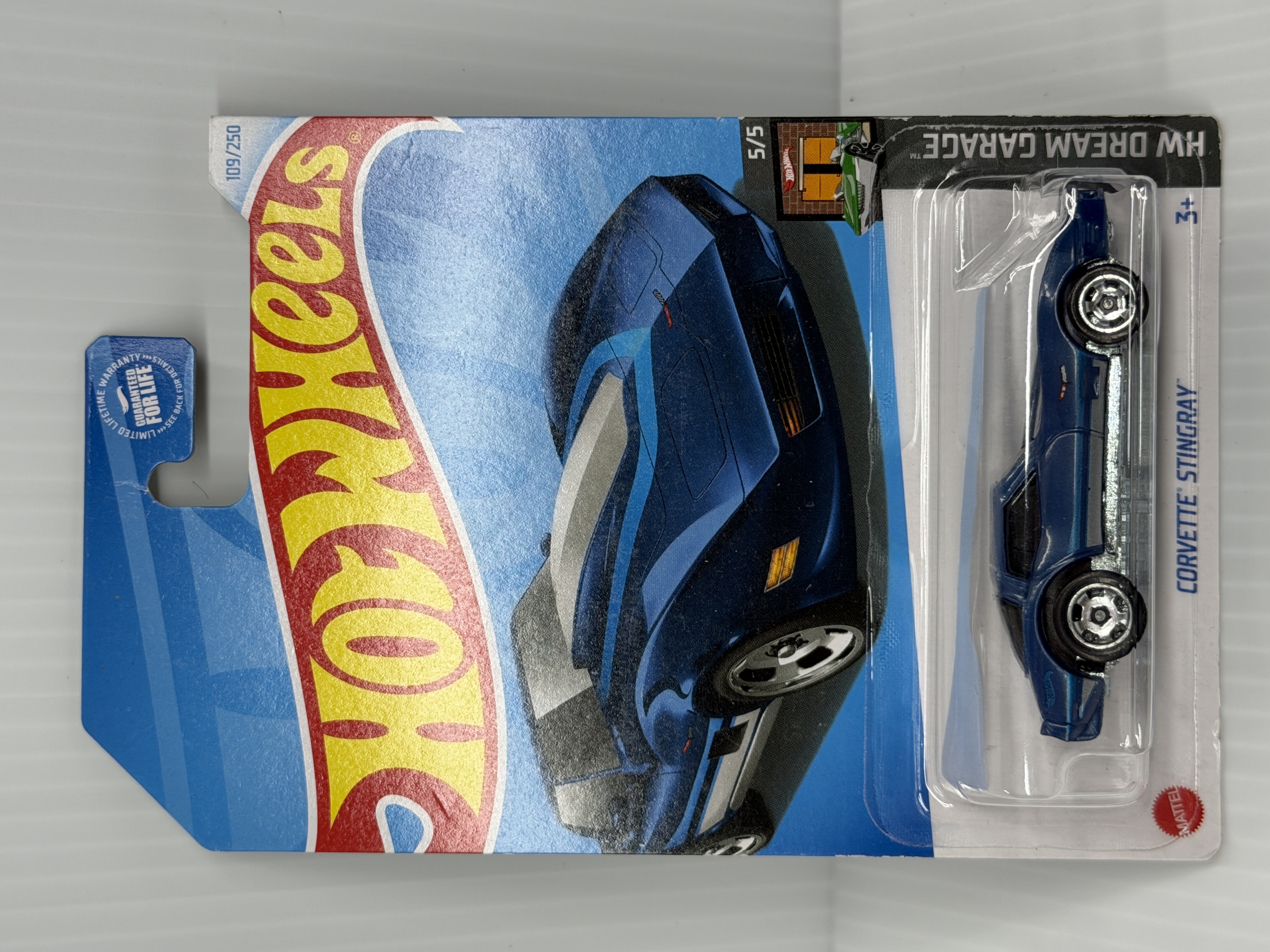 Hot Wheels Chevrolet Corvette Stingray — HW Dream Garage